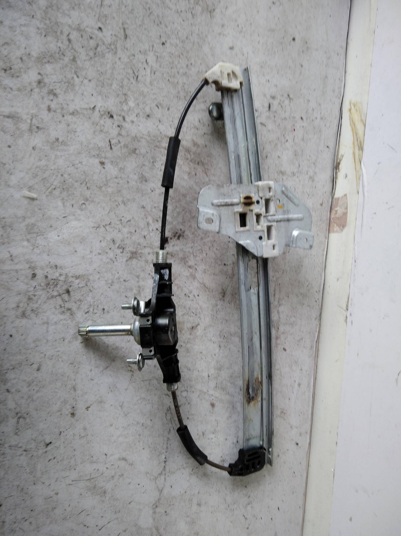 Alzacristallo porta post. dx.